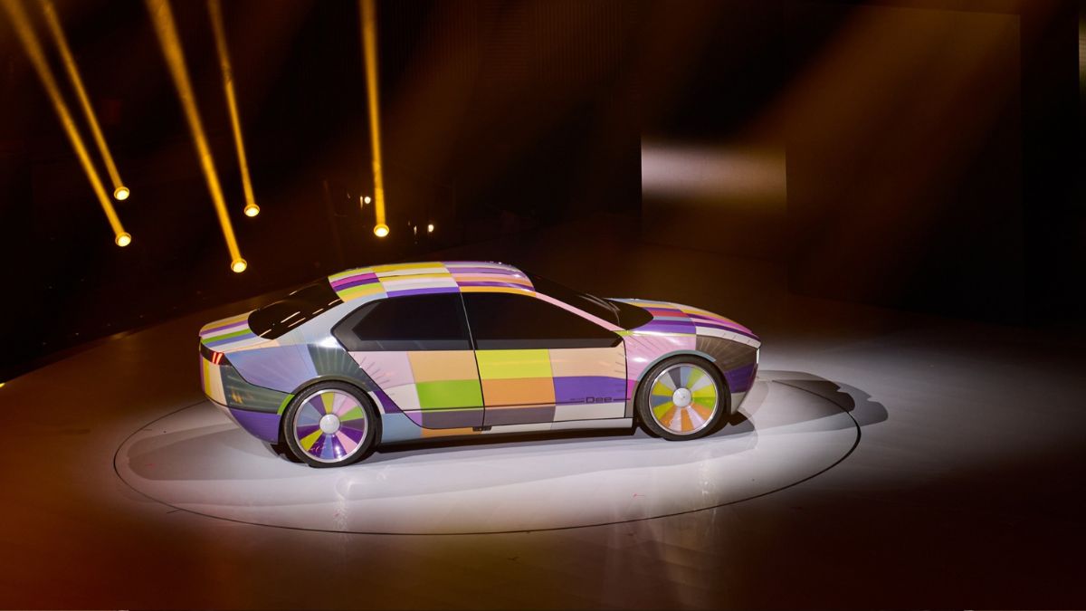 CES 2023 BMW's THIS Car Can Change Colours In Seconds; Details Inside